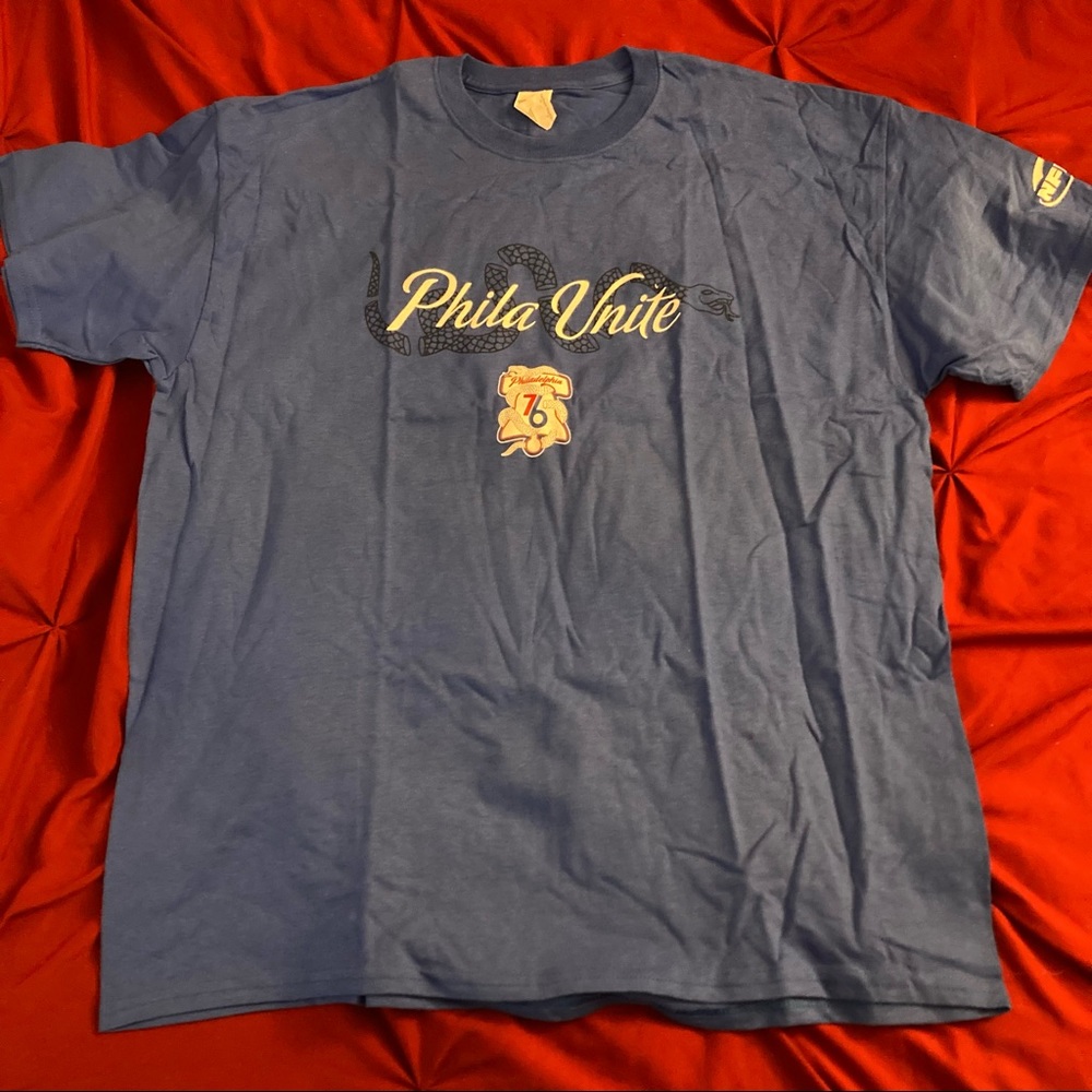 Philadelphia 76ers UNISEX T-shirt